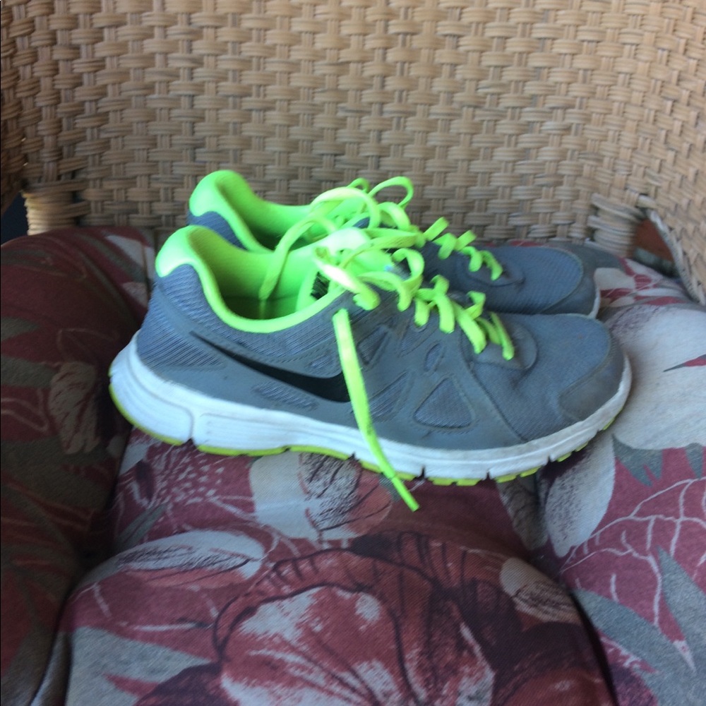 Boys shoes